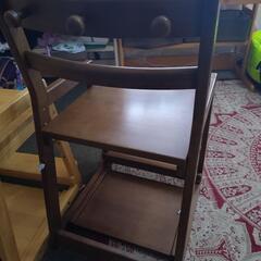 ベルメゾン　ダイニング学習にぴったりの座面可動式チェア