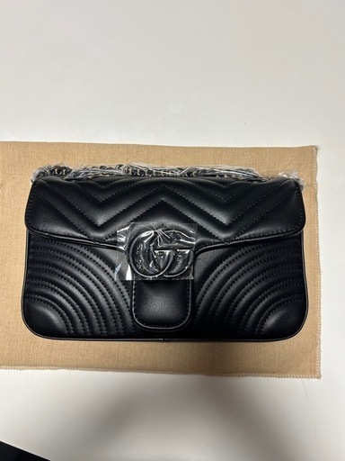 グッチ　GGマーモント　ショルダーバック