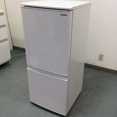 ☆中古￥15,800！【店長おすすめ！】Hisense 135㍑2ドア冷蔵庫 家電 