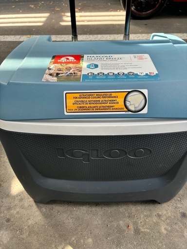 IGLOO イグルー ISLAND-BREEZE MAXCOLDキャリークーラーボックス 青/紺 容量58L 保冷62h W65×H53×D40cm キャンプ BBQ スポーツ