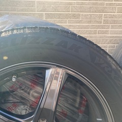 ブリヂストン　ブリザックVRX2 215/60r17　