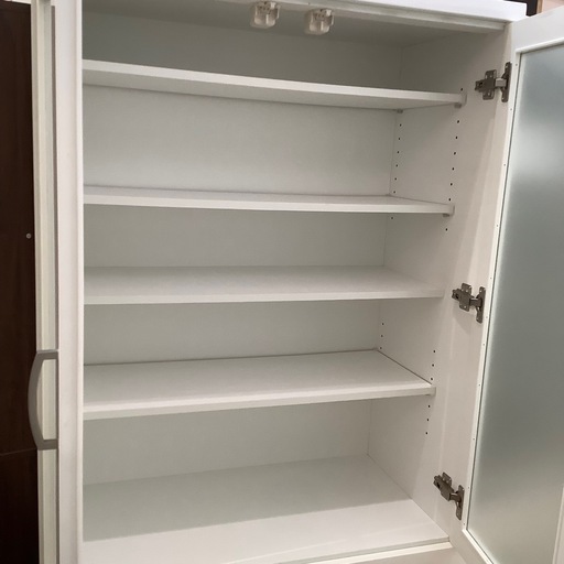 トレファク神戸南店】食器棚 2枚扉 です‼︎【取りに来られる方限定】