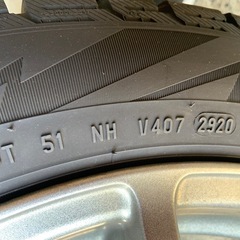 215/50 R17 スタッドレスタイヤ プリウスαに使用。