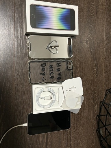 iPhone SE 第3世代　128GB 美品
