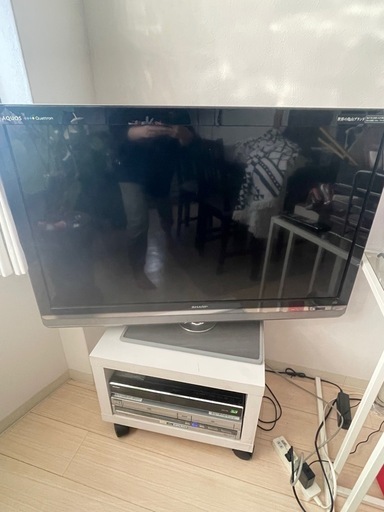 TV Aquos\n クアトロン46inch