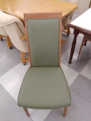 ★ジモティ割あり★  カリモク 椅子 グリーン H94×D57×W45 クリーニング済み TC963