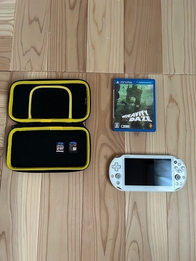 PSVITA本体 ケース ゲームソフト3本