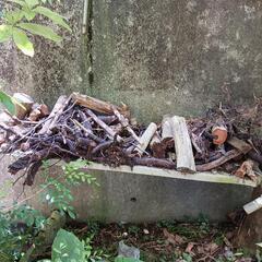 鉄パイプ、廃品　処分　10.000円で御願いします。