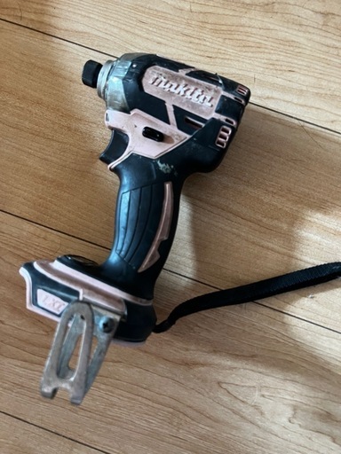 マキタインパクトドライバーTD137D14.4v中古本体のみ