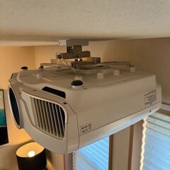 ホームシアター　電動スクリーン