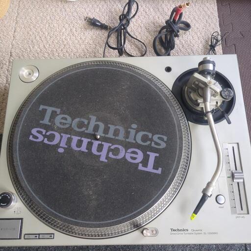 ターンテーブル　レコードプレーヤー　ＤJ  Technics SL-1200MK5