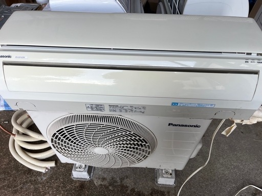 パナソニックエアコンCSー221CFR中古　工事可