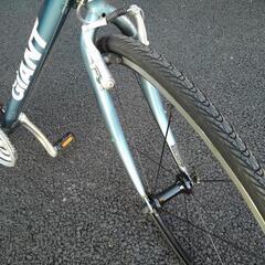 中古自転車３１９６　前後タイヤ新品！２０１５年頃モデル　ジャイアント　エスケープR３　７００×２８C　３×８段ギヤ　アルミフレーム　フレームサイズ４６５㎜　ワイヤー錠　ライトは付属していません