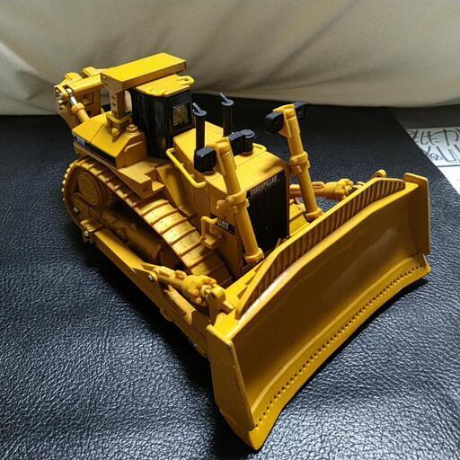 建設機械ミニチュアCAT D11R 1/50 (キクパパ) 前空のおもちゃ《乗り物 