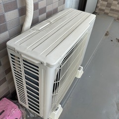 リビング使用エアコン　取り外し可能な方