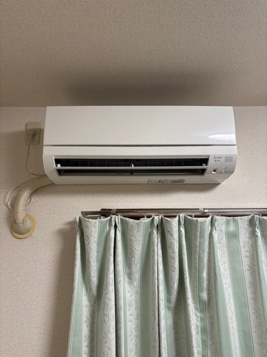 リビング使用エアコン　取り外し可能な方