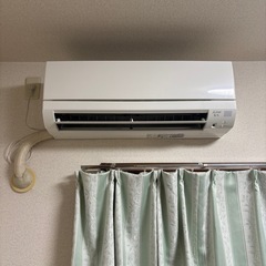 リビング使用エアコン　取り外し可能な方