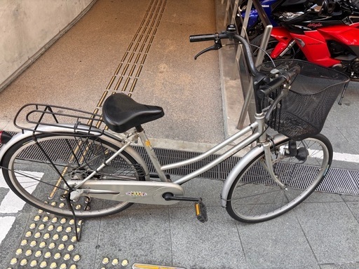 自転車　シルバー　26インチ