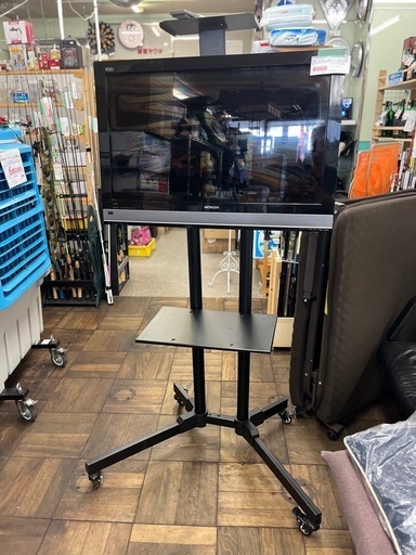 日立　11年32インチ液晶テレビ+キャスター台