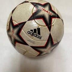 サッカーホール　adidas アディダス