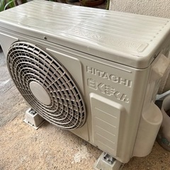 HITACHI 冷暖房エアコン取引中です　2.2k 標準設置まで致します