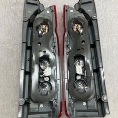 ハイエース 200系6型 テールランプ 純正品