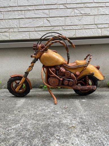 ユニークで手作りの高級木製自転車