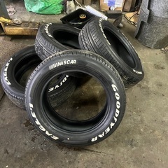 取引中）ハイエース 215/60R17 109/107R 200系
