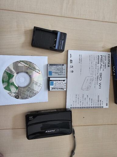 マツさん用取り引き中】FUJI FINPIX REAL3D W1+シータSC2 - デジタルカメラ