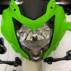 新車外し　ニンジャSL  NINJA250SLカウルほぼ一式

