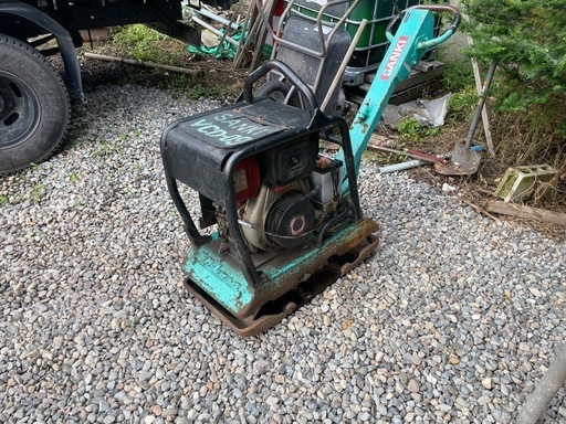 Mikasa 三笠産業 振動プレートコンパクター ディーゼル　MVH-304