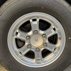 アルミ、タイヤセット、ハイエースで履いてました。