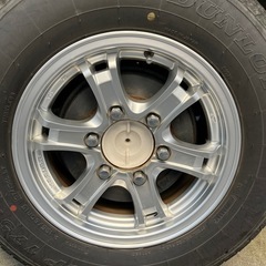 アルミ、タイヤセット、ハイエースで履いてました。