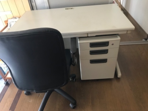美品！製図などに最適！軽くて大きな　オフィスデスク