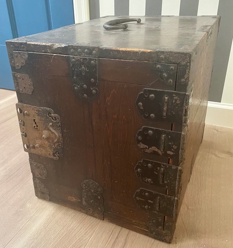 アンティーク船箪笥/船金庫 日本のアンティーク 船箪笥 隠し抽斗 時代