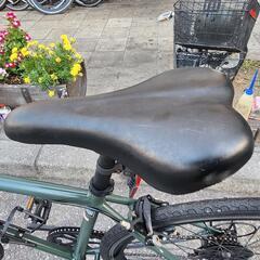 クロスバイク　７００ｘ２８ｃ　７変速　美品　緑　配達可能