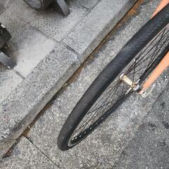 クロスバイク　７００ｘ２８ｃ　６変速　美品　配達可能