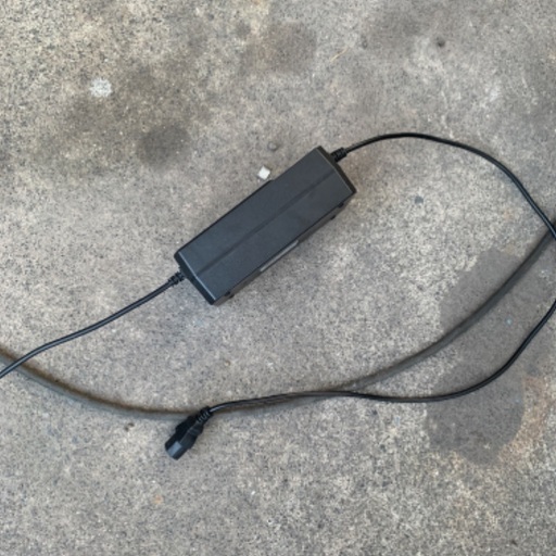 中華電気スクーター　バッテリー要交換　ほぼ走ってません 中華電気スクーター バッテリー要交換 ほぼ走ってません