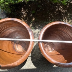 2つ　特大の水甕　甕　水瓶　壺