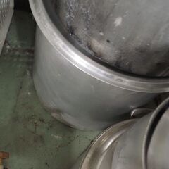 寸胴２、片手鍋４、麺切り２、厨房、纏めて８点