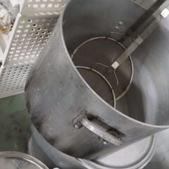 寸胴２、片手鍋４、麺切り２、厨房、纏めて８点