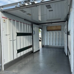 仕上げ済み！断熱材入り！スライド式横扉！バイクガレージ！使い勝手
