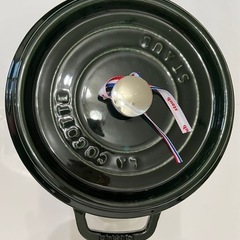 未使用品　staub ストウブ 「 ピコ ココット ラウンド バジルグリーン 24cm 」 大きい 両手 ホーロー 鍋 IH対応 