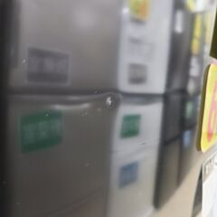 J7422 ★6ヶ月保証付★　Hisense　ハイセンス　２ドア冷蔵庫　HR-D15EB　ブラック　2021年製 クリーニング済み　【リユースのサカイ柏店】