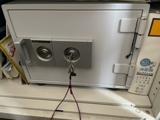 頑丈な金庫です。
