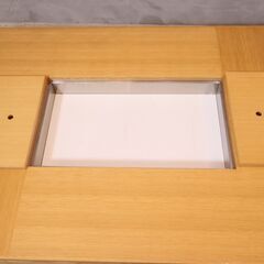 ACTUS(アクタス)で取り扱われていたKAKOMI(カコミ) オーク材 ローテーブルです。中央に空間がある囲炉裏風の座卓は、ゆったりと腰を掛けて食卓を囲むことができる和モダンなデザイン♪/日進木工