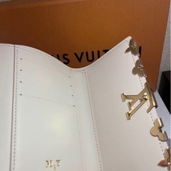 新品未使用ルイヴィトン財布　ほぼ半額で売ります！！