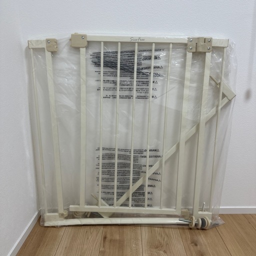 新品未使用　ベビーゲート　日本育児　シーズフリー 取付可能サイズ：73～89cm