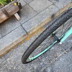 クロスバイク　７００ｘ２８ｃ　６変速　美品　青　配達可能