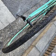 クロスバイク　７００ｘ２８ｃ　６変速　美品　青　配達可能